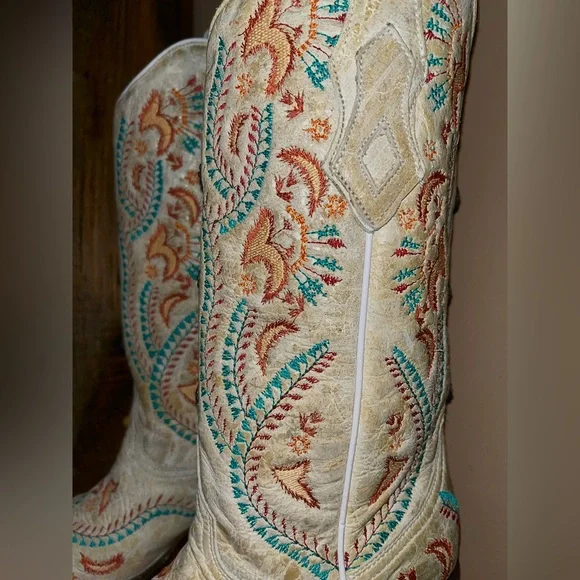 Corral Embroidered Heeled Cowgirl Boots - Cream and Multicolor - Picture 6 of 10